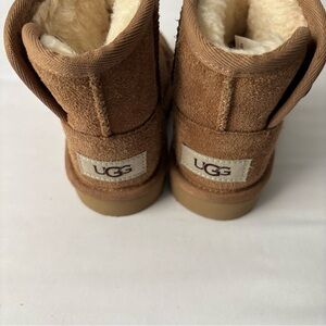 UGG Kids Classic II Boot | Chestnut Suede Sheepskin | Size 7 Toddler
